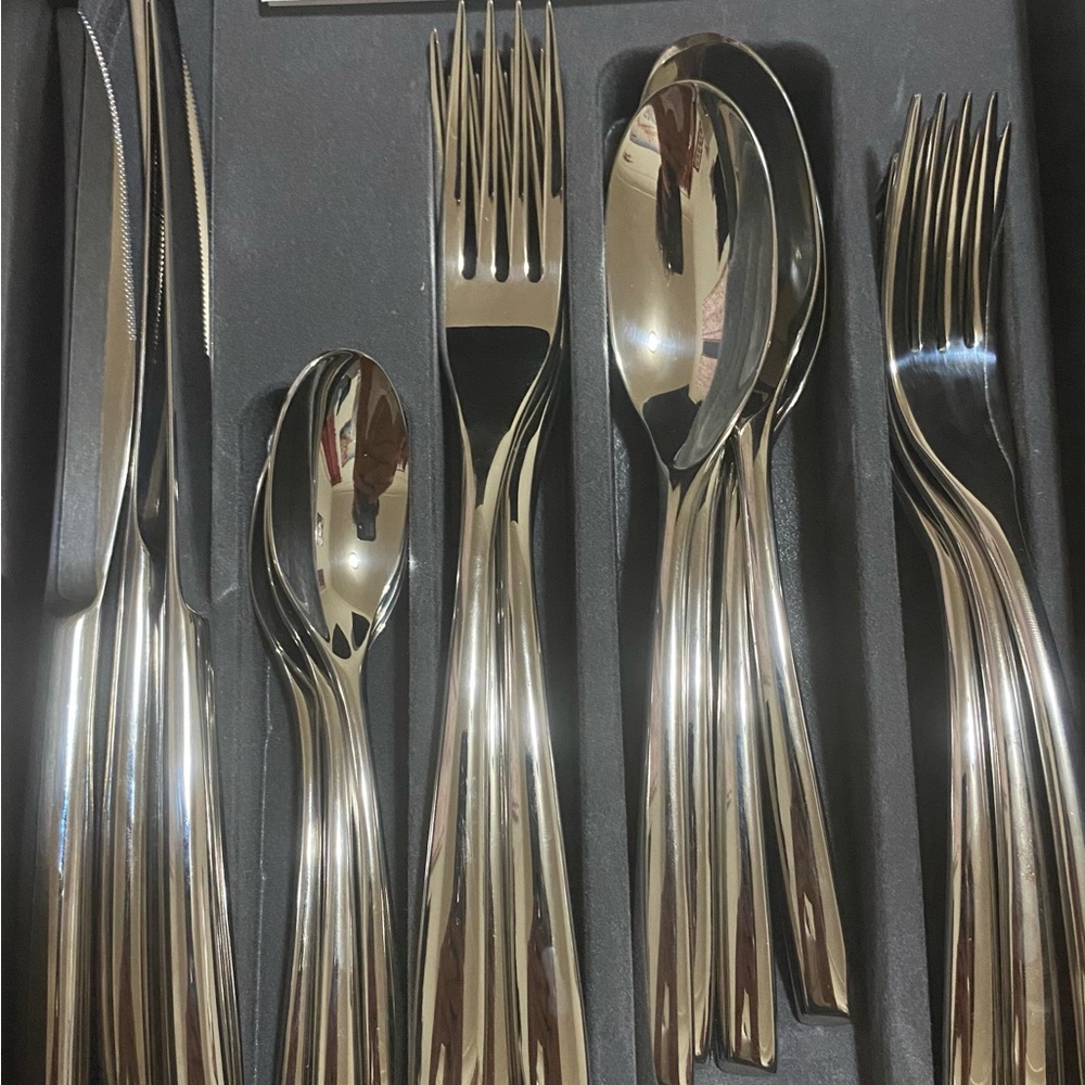 Broggi Zeta Stainless Steel Flatware Set - Service for 4 (Set of 4)